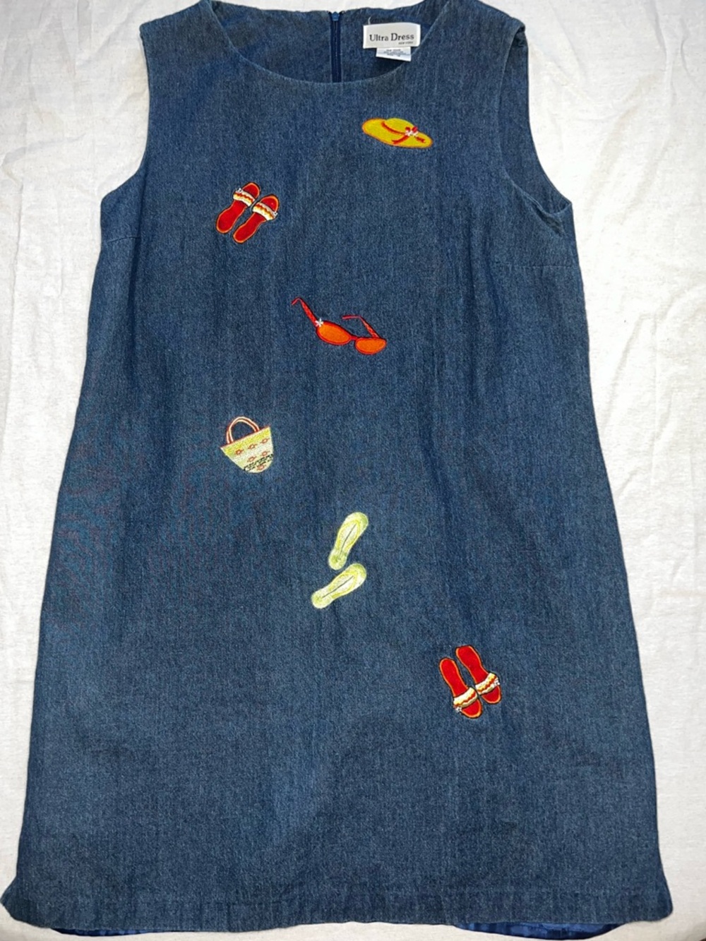 Vintage 90’s Embroidered Summer Coastal Sleeveless Shift Dress